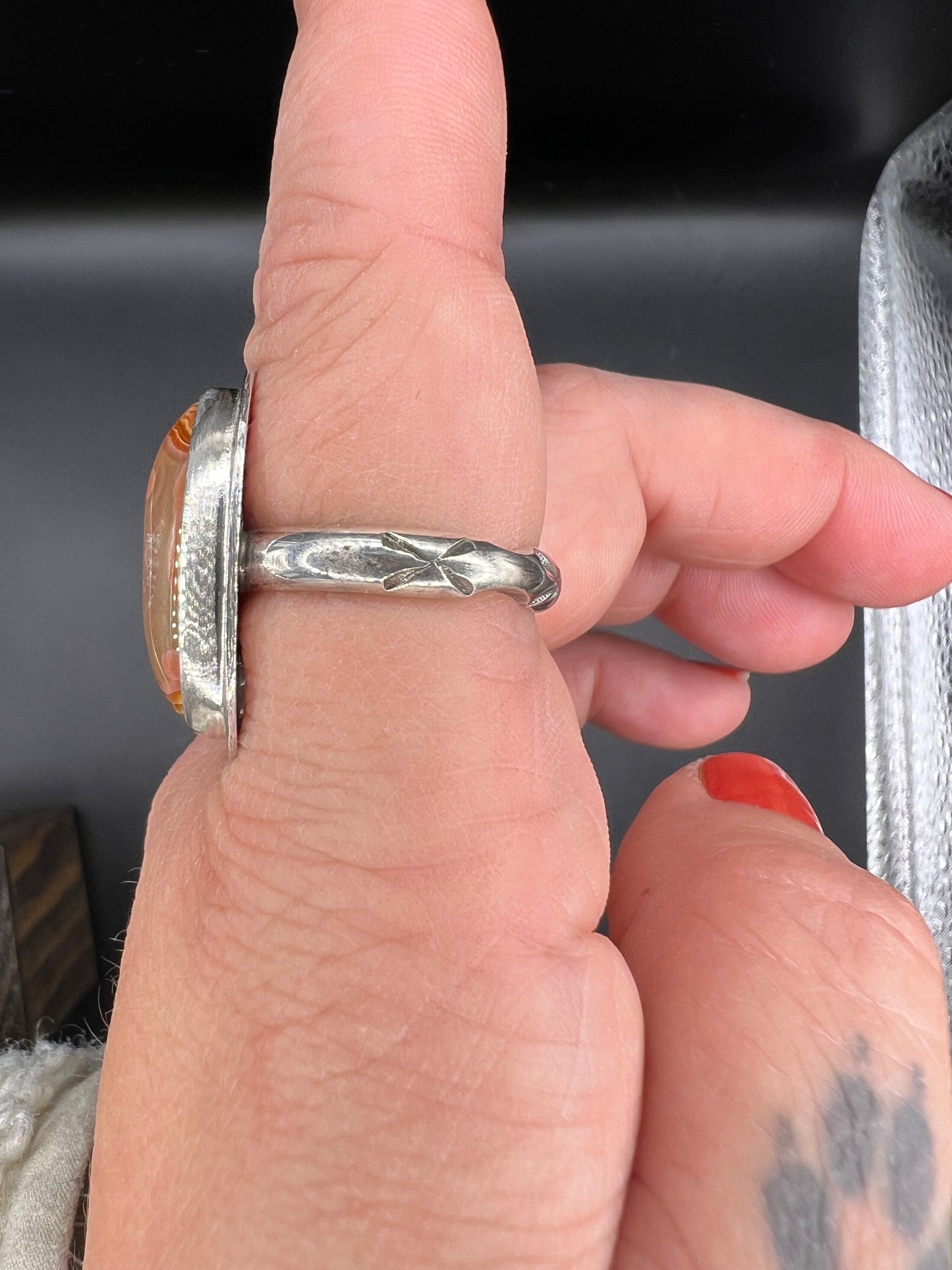 Seam agate ring