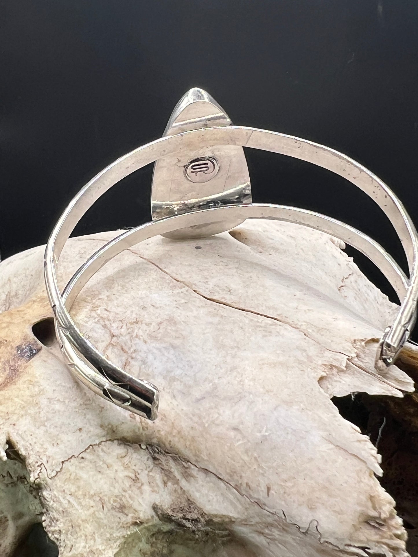 Idaho seam agate cuff